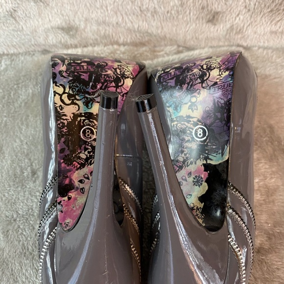 Ed Hardy Zipper  Heels - Picture 5 of 9